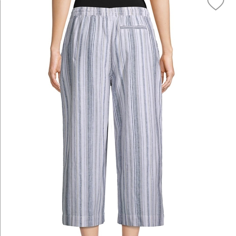 Beach Lunch Lounge Capris - Picture 2 of 11